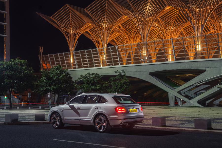  Bentley Bentayga Hybrid 2018 года  (WW) (фото 15 из 45)